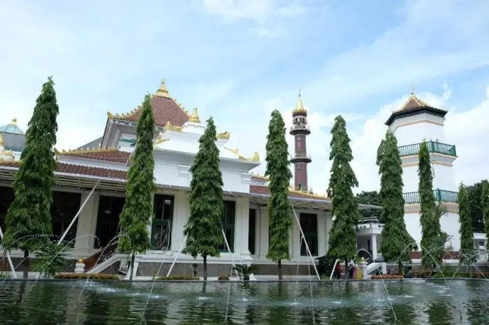 10 Tourist Attractions in Palembang that Combine Natural Beauty & Historical Heritage